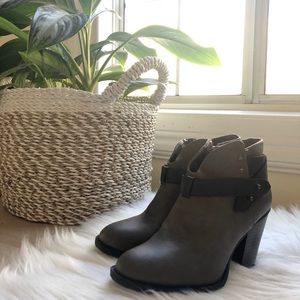 XOXO Brown Booties (6)